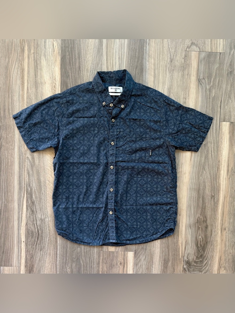 Billabong Navy Blue Short-Sleeve Button-Down Shirt Size L